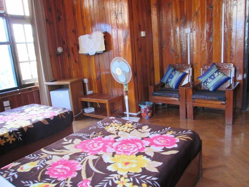 Gold Star Hotel Nyaung Shwe Exterior photo