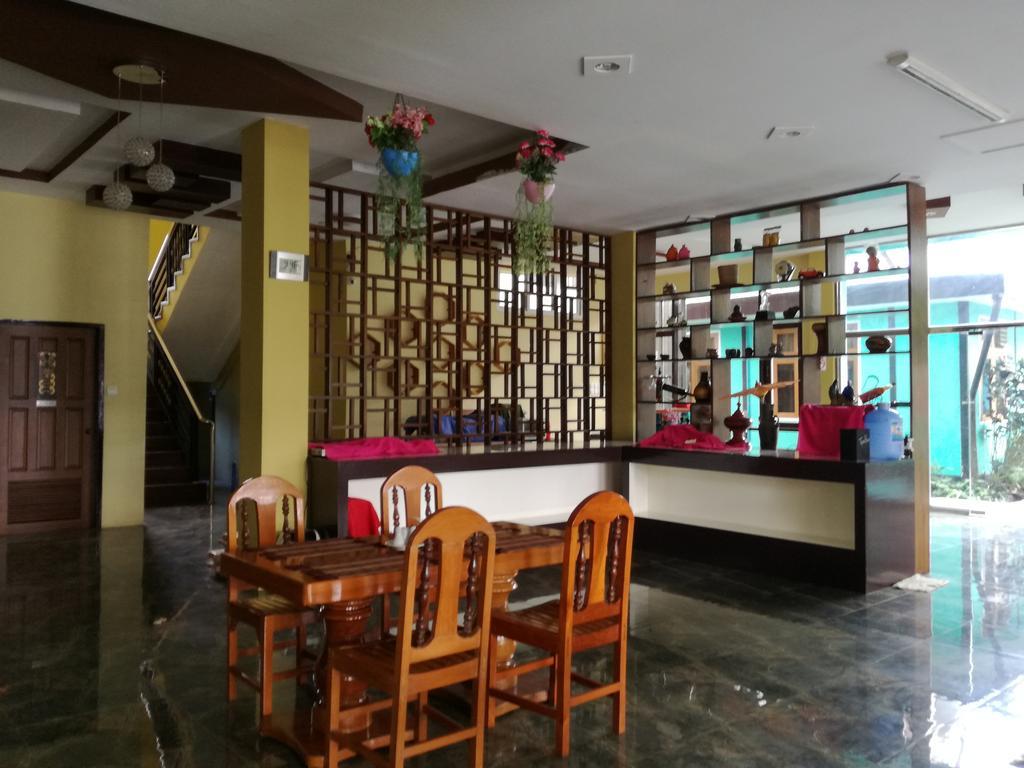 Gold Star Hotel Nyaung Shwe Exterior photo