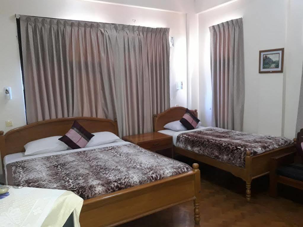 Gold Star Hotel Nyaung Shwe Exterior photo