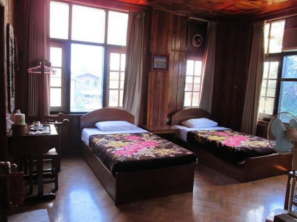 Gold Star Hotel Nyaung Shwe Exterior photo